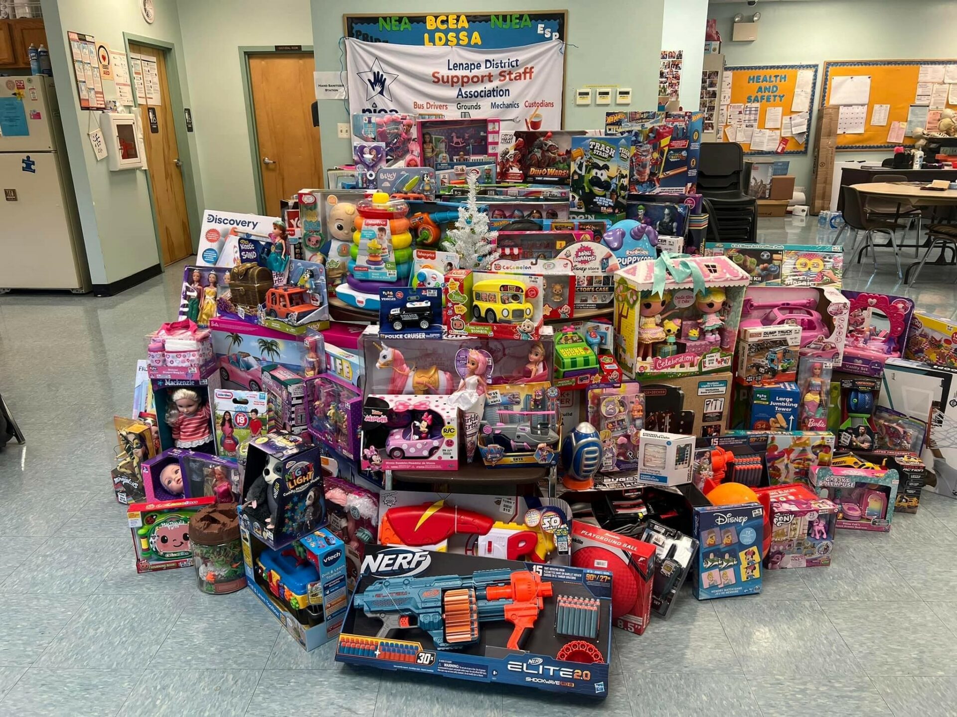 Read more about the article Lenape Distric Support Staff Association supports Operation Santa