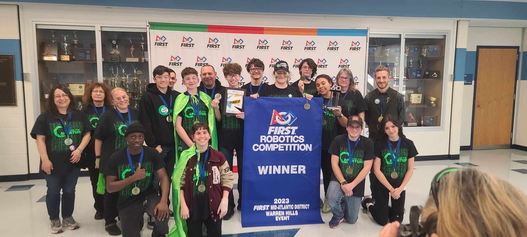 Read more about the article Newton High School’s Team Aperture attends super bowl of robotics