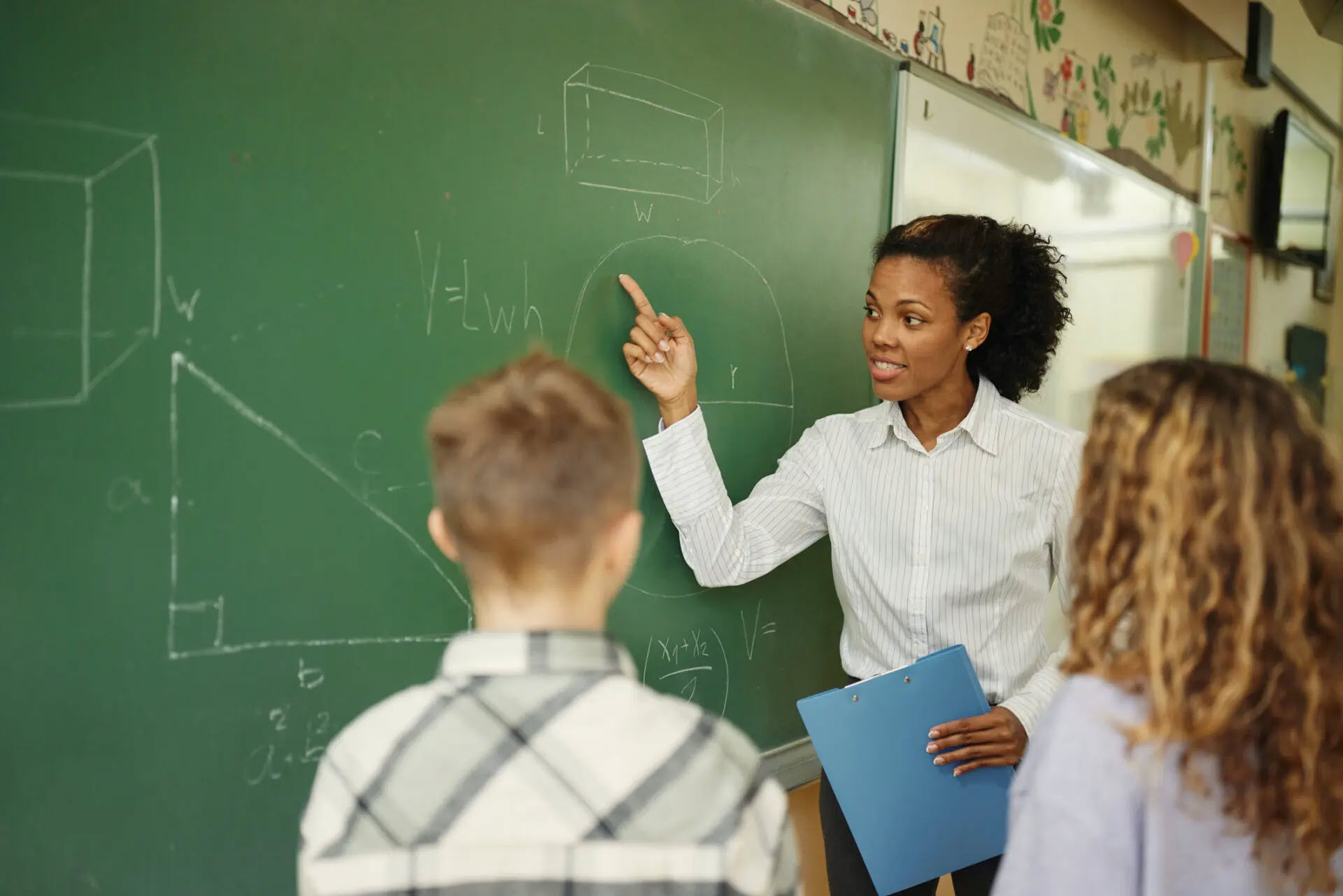 Read more about the article Support Aspiring NJ Educators – Invest in the Student Teacher Scholarship Program
