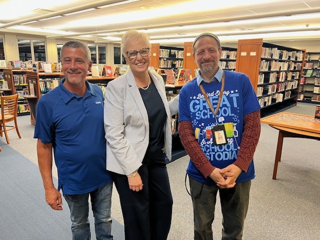 Read more about the article Pascack Valley community rallies to oppose outsourcing of custodial jobs