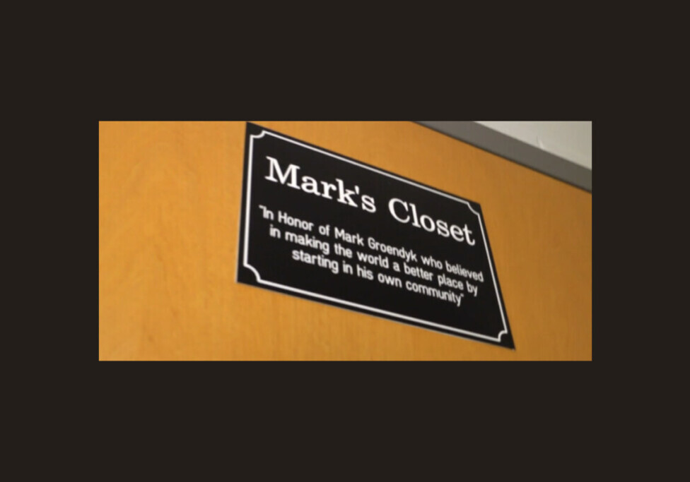 marksclosetsign